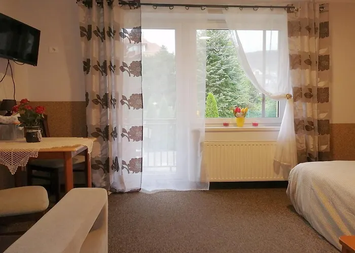 Willa Jaworowy Zdroj Guest house *